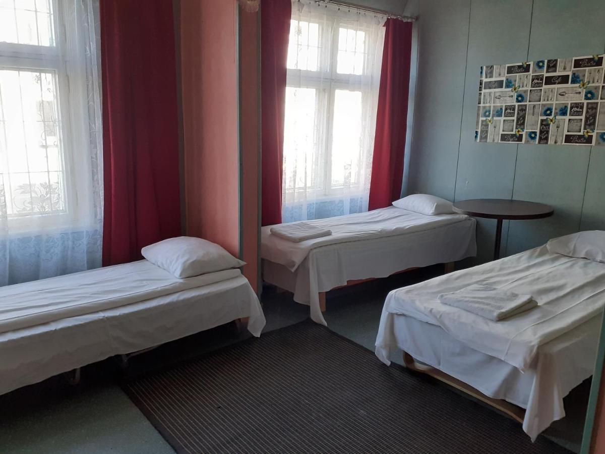 פארנו Budget Hostel מראה חיצוני תמונה