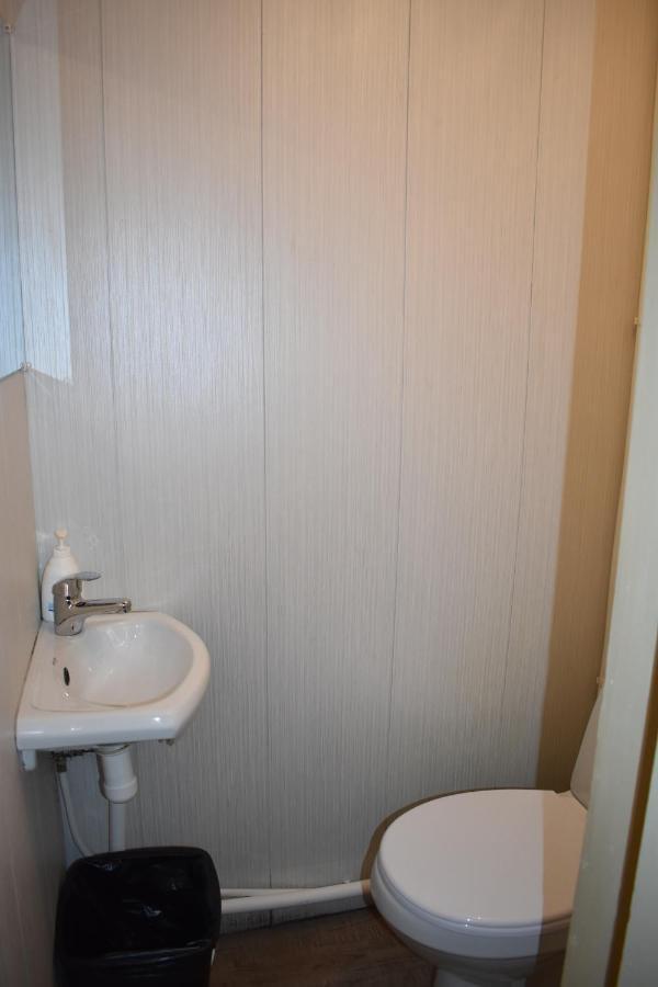 פארנו Budget Hostel מראה חיצוני תמונה